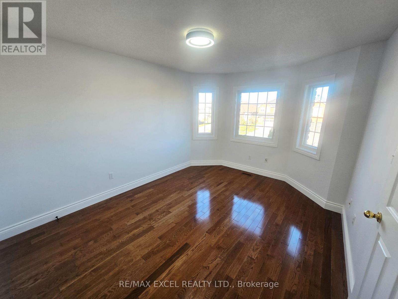 Upper Level - 133 Humberland Drive, Richmond Hill, Ontario  L4E 3Y7 - Photo 23 - N12559480