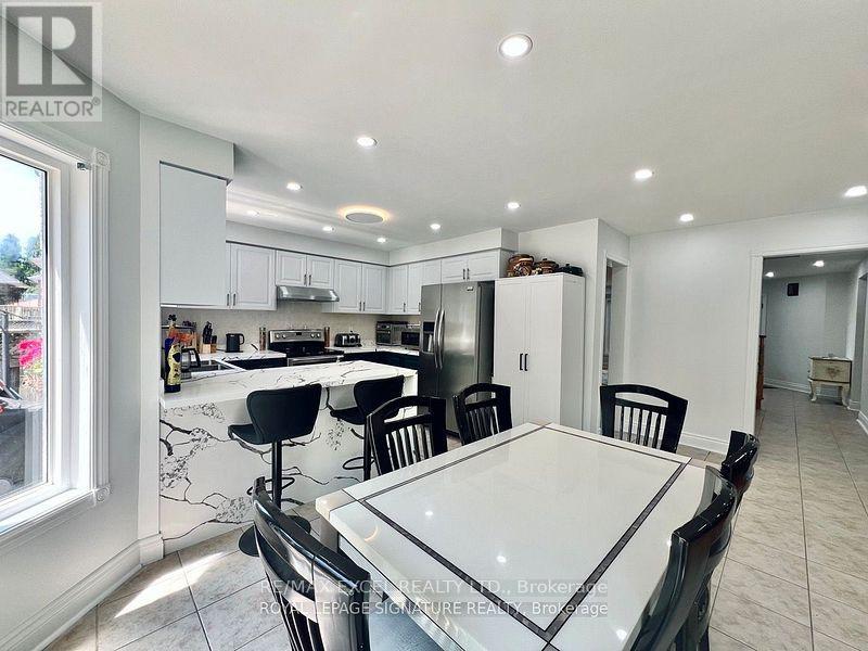 Upper Level - 133 Humberland Drive, Richmond Hill, Ontario  L4E 3Y7 - Photo 5 - N12559480