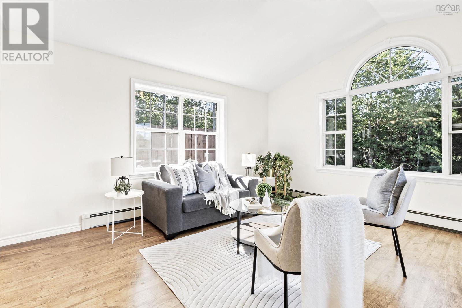 Property at 100 Elva Court image 4