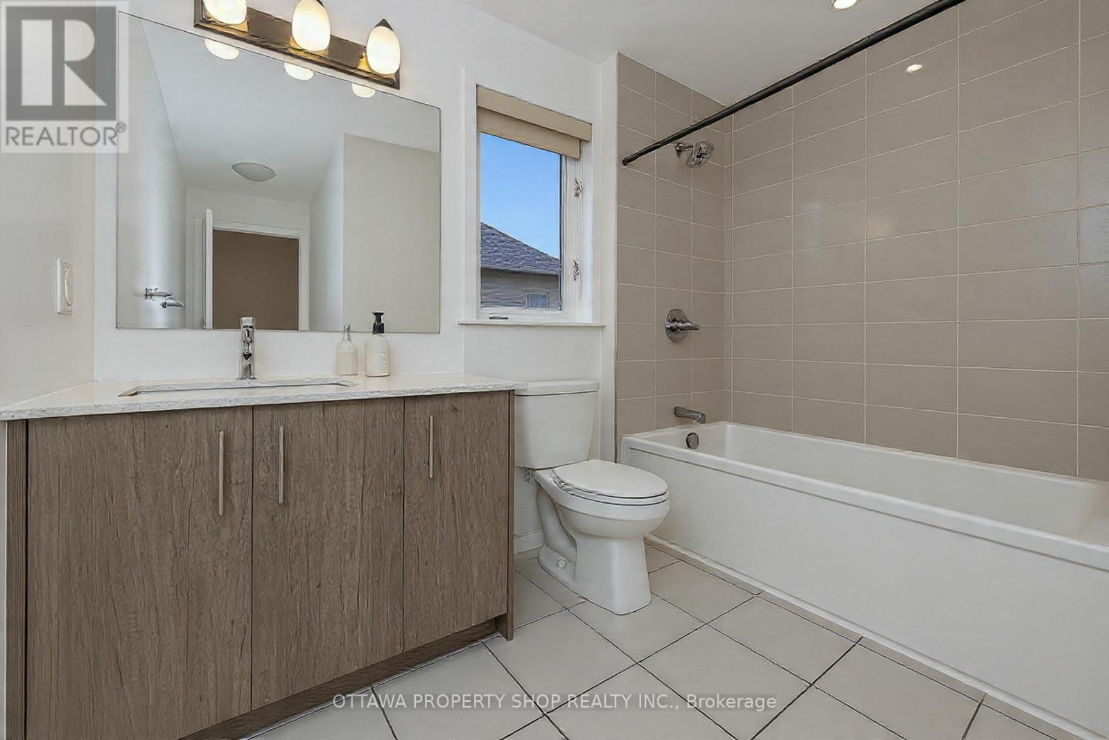 725 Odyssey Way, Ottawa, Ontario  K1T 4R5 - Photo 16 - X12559552