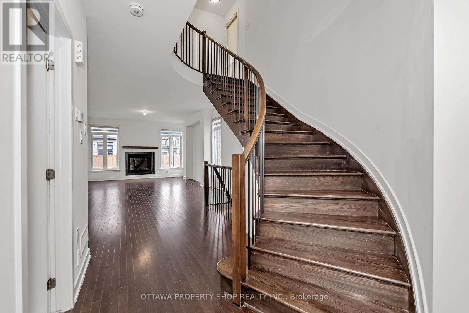 725 Odyssey Way, Ottawa, Ontario  K1T 4R5 - Photo 9 - X12559552