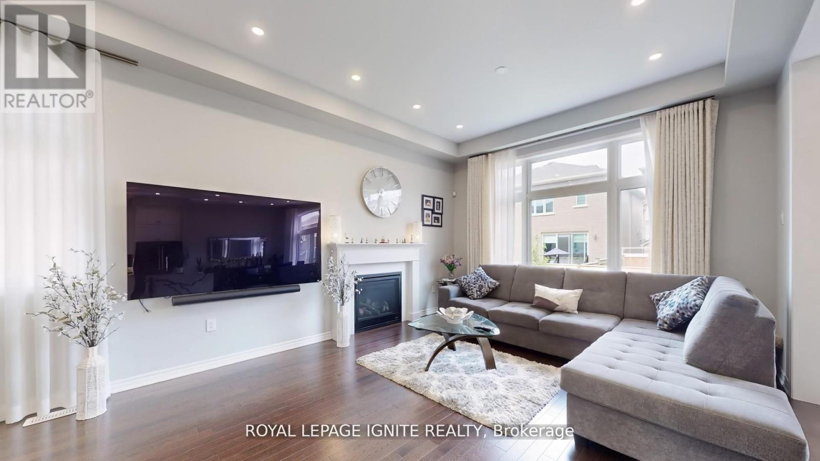 546 Kennedy Circle W, Milton, Ontario  L9E 1P9 - Photo 4 - W12559336