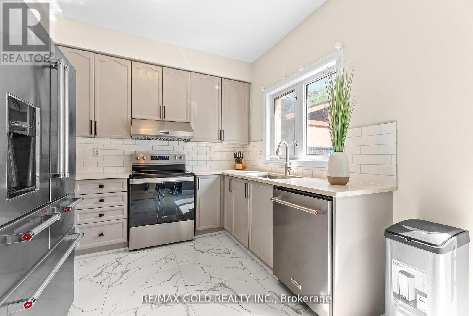 6 - 61 Nelson Street W, Brampton, Ontario  L6X 1C4 - Photo 22 - W12559380