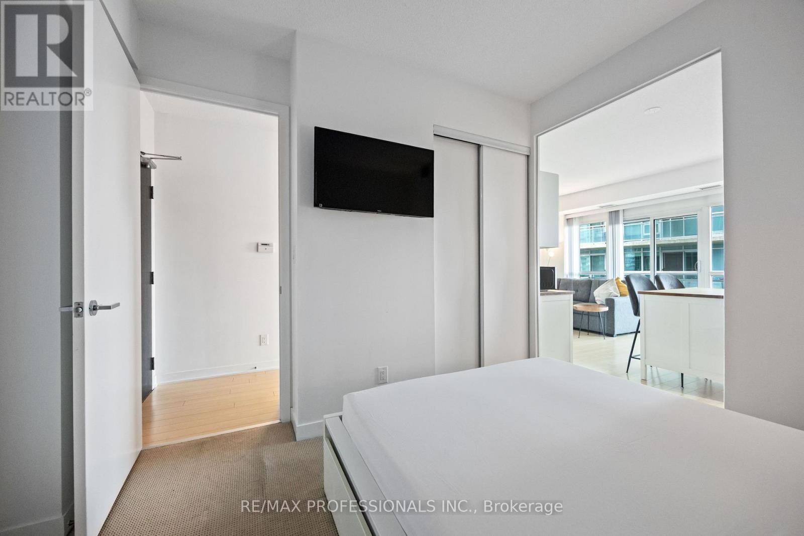 1431 - 165 Legion Road N, Toronto, Ontario  M8Y 0B3 - Photo 18 - W12559384