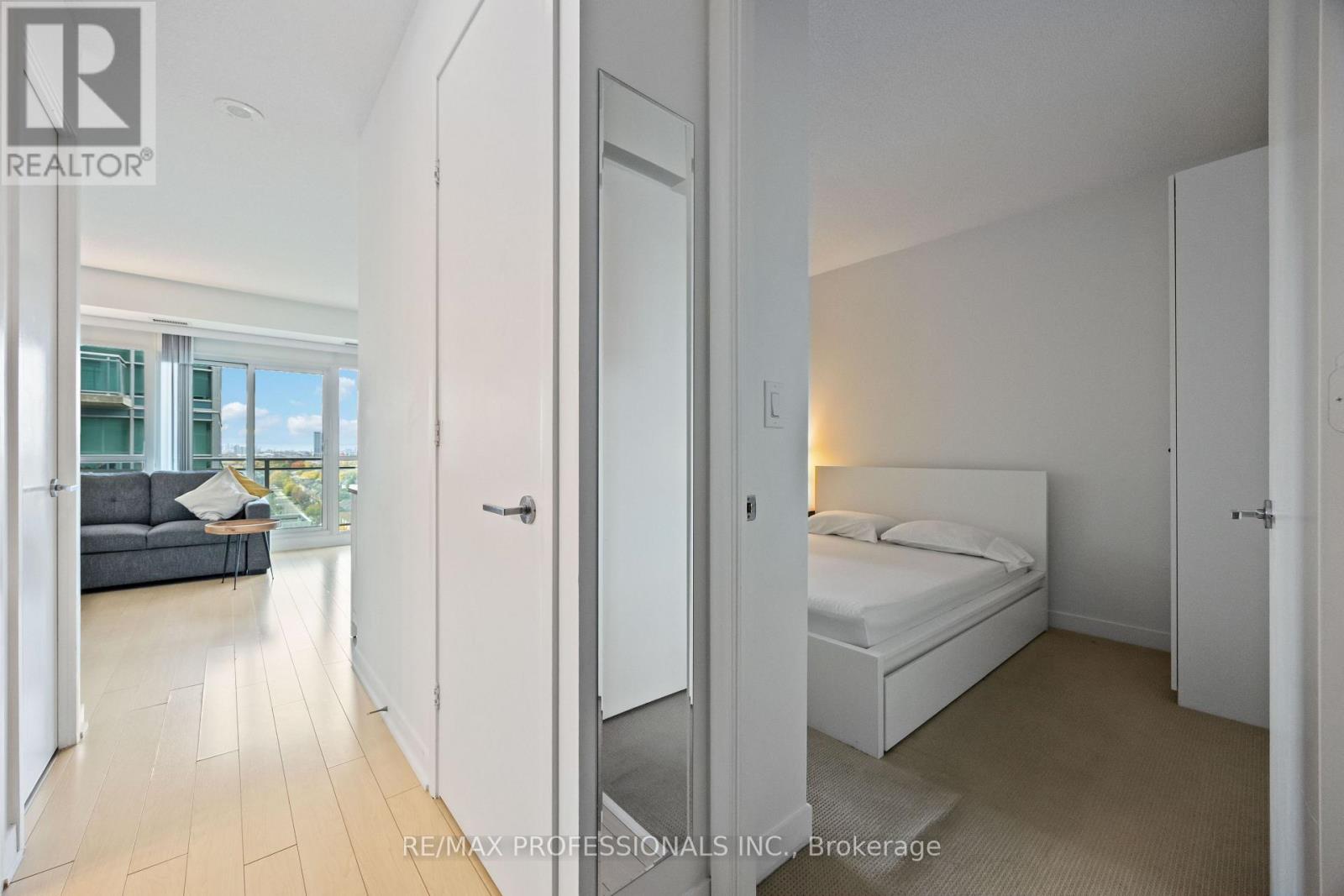 1431 - 165 Legion Road N, Toronto, Ontario  M8Y 0B3 - Photo 19 - W12559384