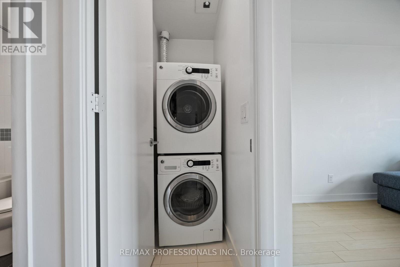 1431 - 165 Legion Road N, Toronto, Ontario  M8Y 0B3 - Photo 21 - W12559384