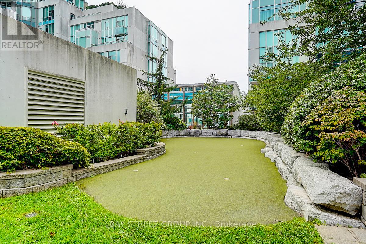 2004 - 3939 Duke Of York Boulevard, Mississauga, Ontario  L5B 4N2 - Photo 29 - W12559388