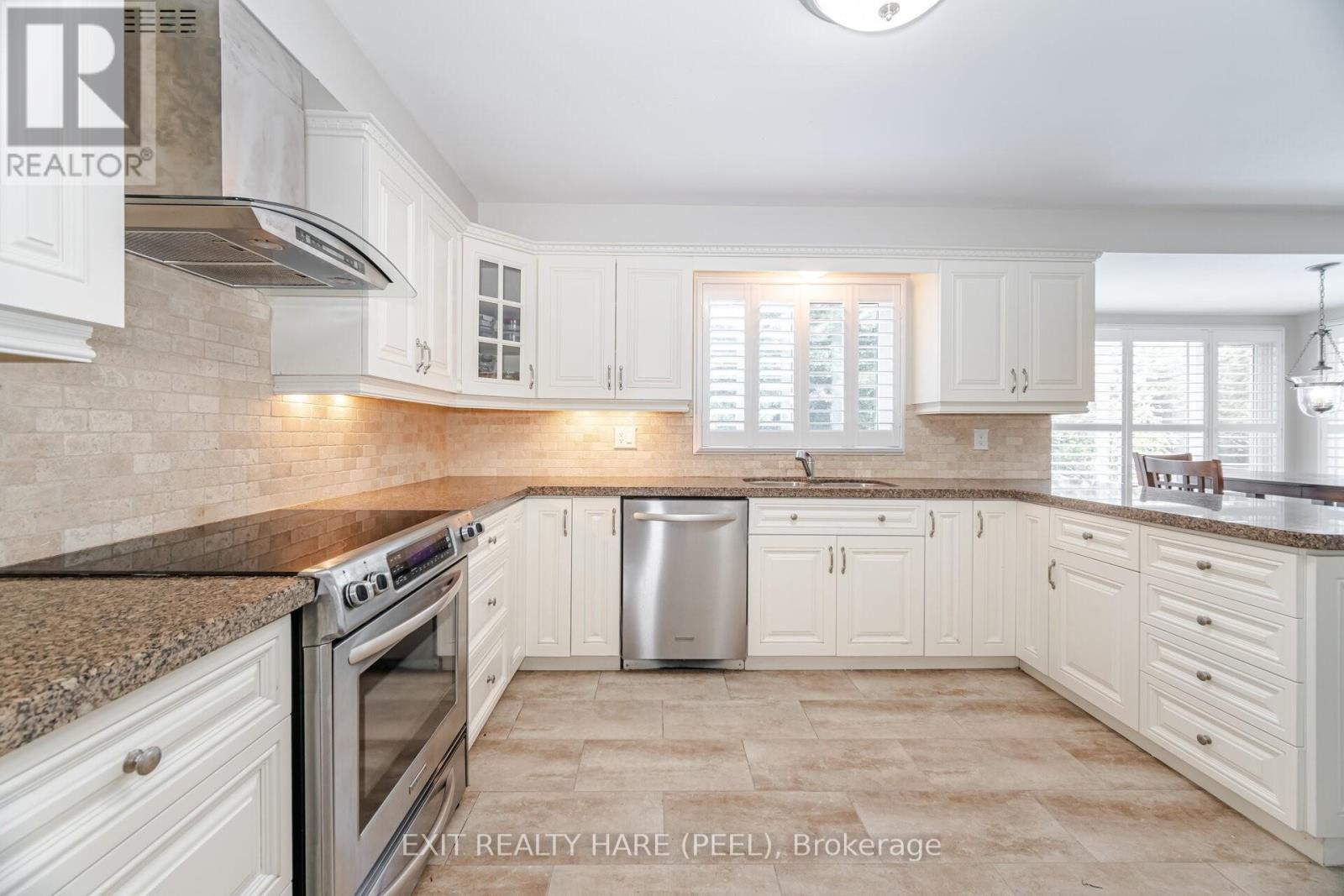 60 Esker Drive, Brampton, Ontario  L6Z 3C9 - Photo 10 - W12559392