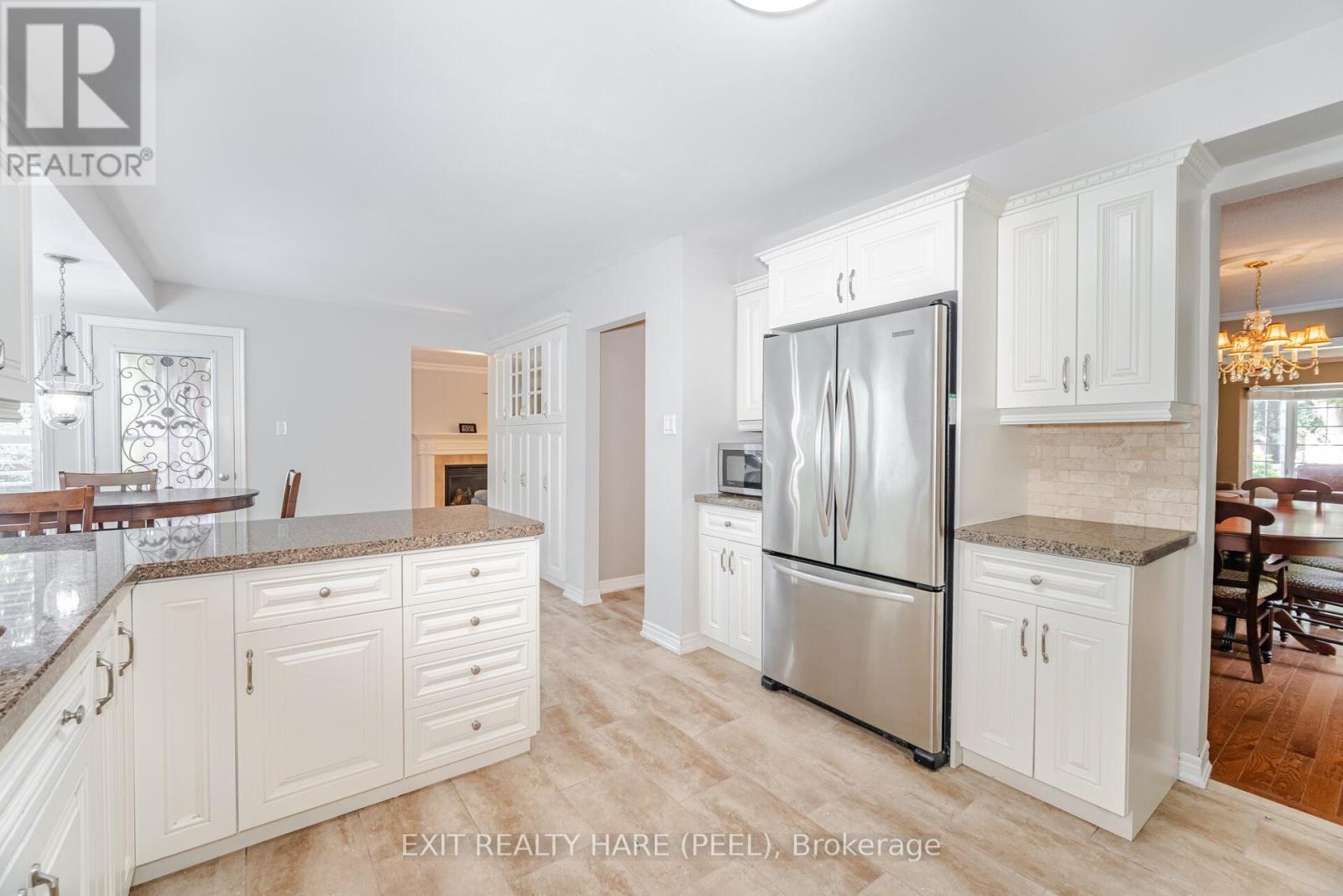 60 Esker Drive, Brampton, Ontario  L6Z 3C9 - Photo 11 - W12559392