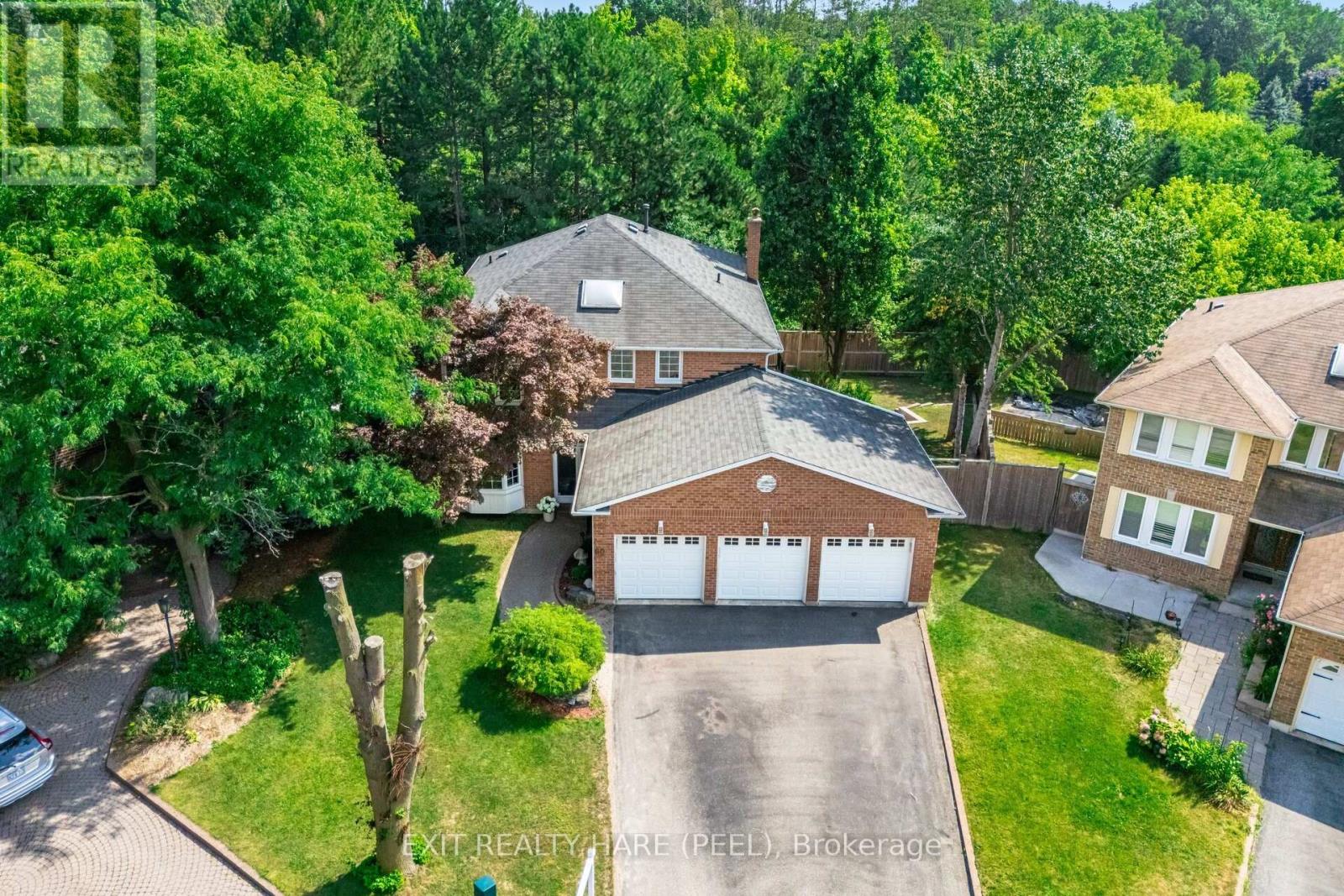 60 Esker Drive, Brampton, Ontario  L6Z 3C9 - Photo 2 - W12559392