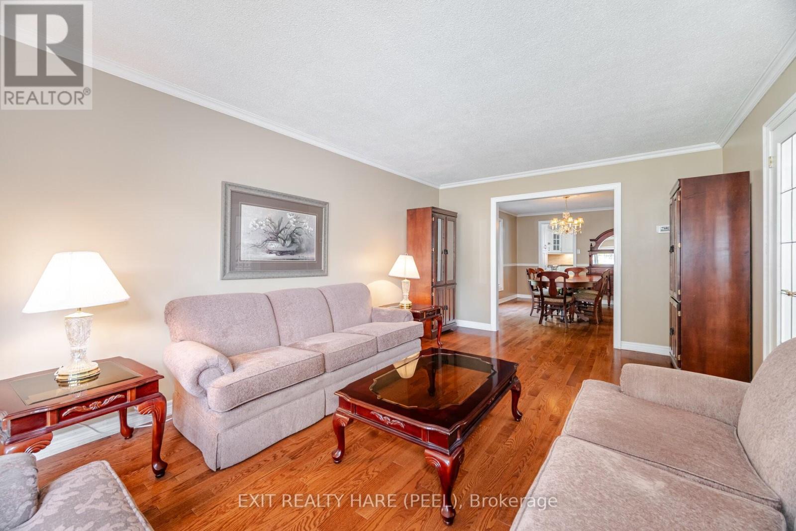 60 Esker Drive, Brampton, Ontario  L6Z 3C9 - Photo 7 - W12559392