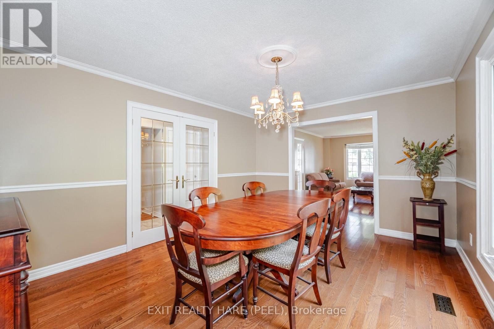 60 Esker Drive, Brampton, Ontario  L6Z 3C9 - Photo 8 - W12559392