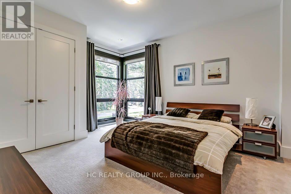 363 Morrison Road, Oakville, Ontario  L6J 4K2 - Photo 14 - W12559398