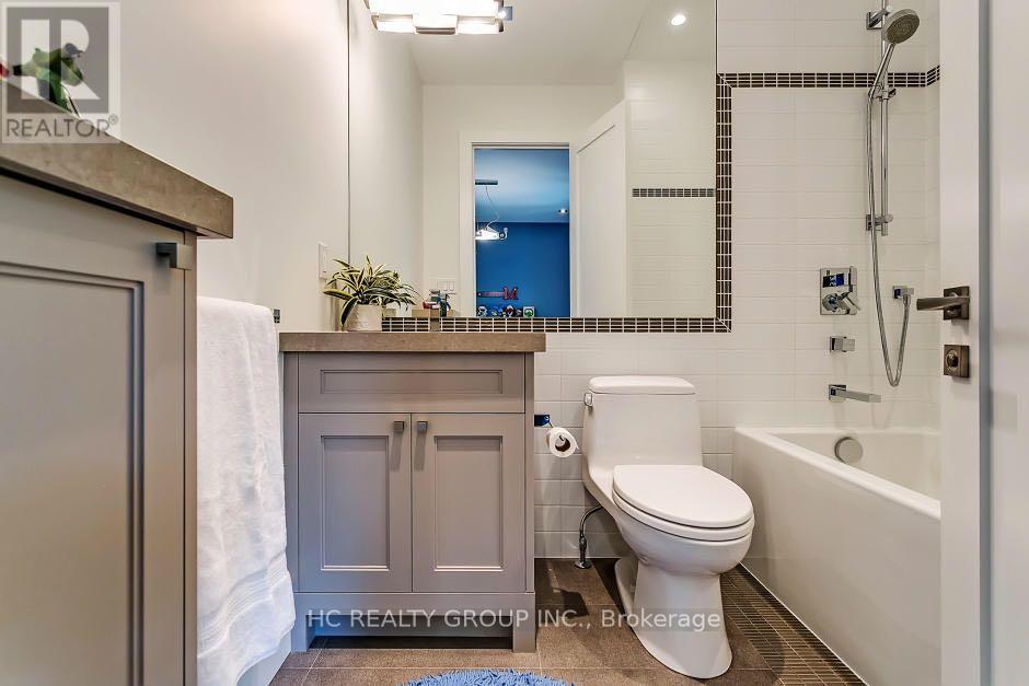 363 Morrison Road, Oakville, Ontario  L6J 4K2 - Photo 15 - W12559398