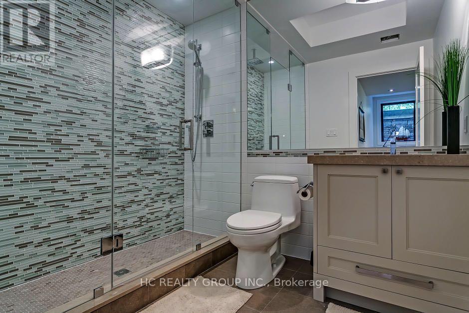 363 Morrison Road, Oakville, Ontario  L6J 4K2 - Photo 17 - W12559398