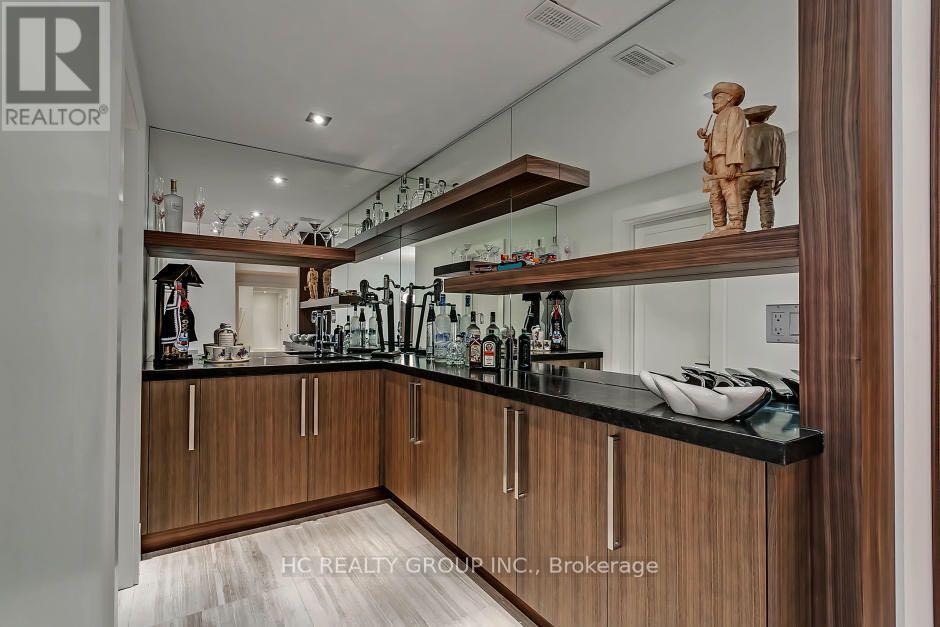 363 Morrison Road, Oakville, Ontario  L6J 4K2 - Photo 23 - W12559398