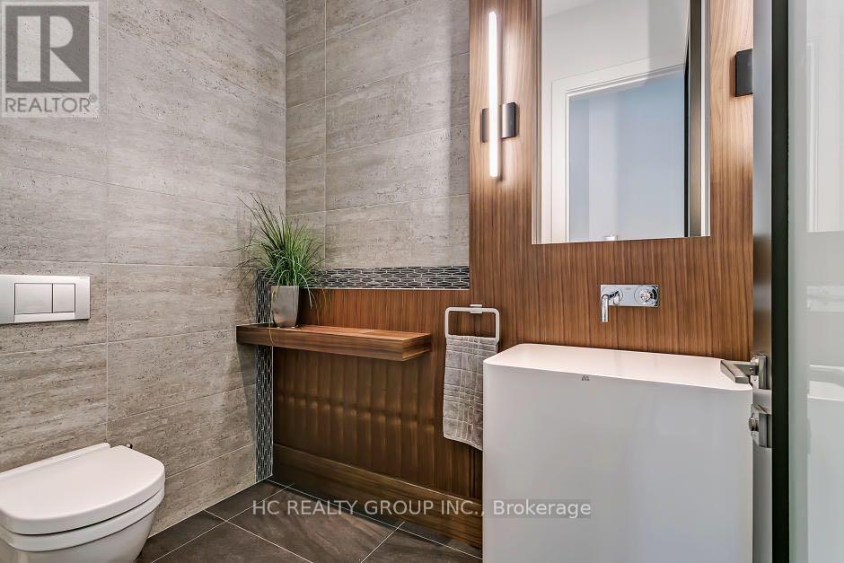 363 Morrison Road, Oakville, Ontario  L6J 4K2 - Photo 25 - W12559398