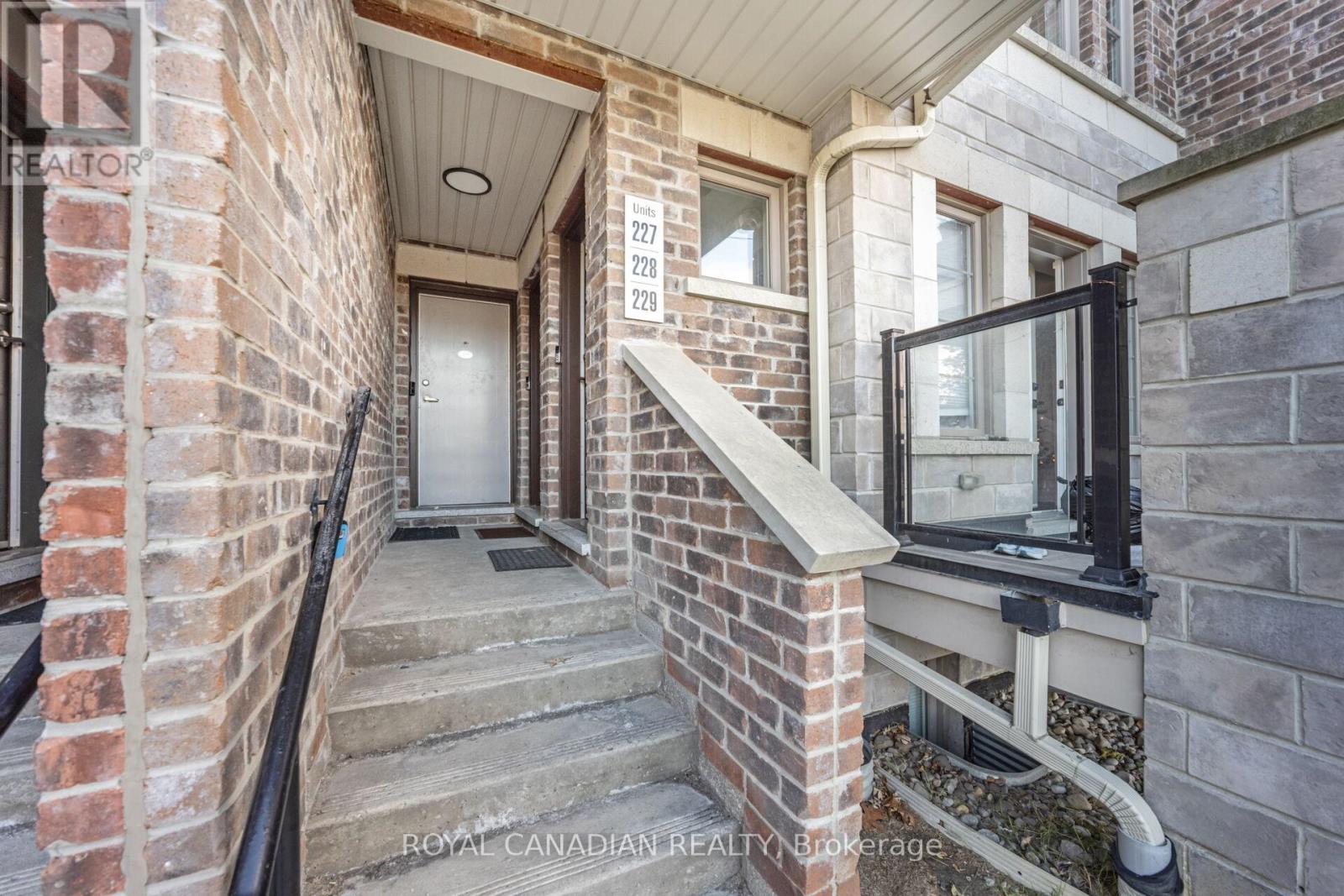 228 - 2355 Sheppard Avenue W, Toronto, Ontario M9M 0E7 - Photo 4 - W12559420