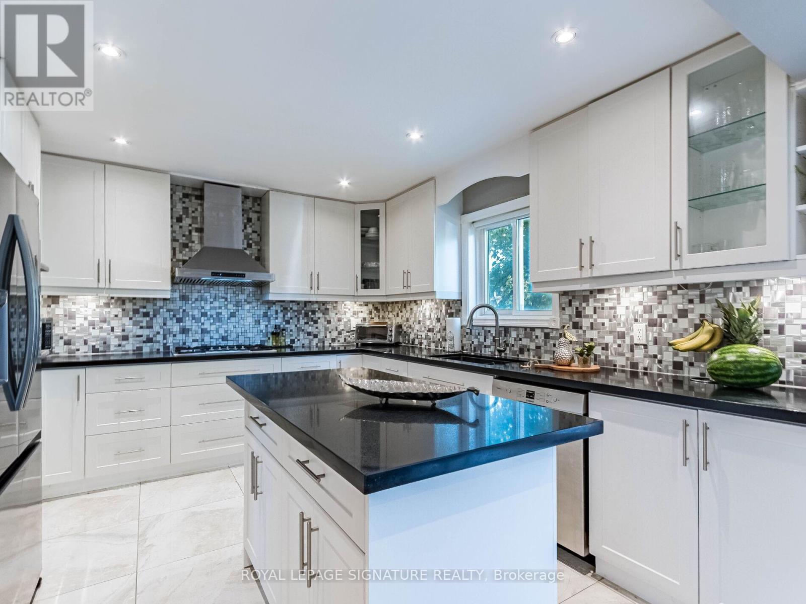 1206 Glenashton Drive, Oakville, Ontario  L6H 5L9 - Photo 11 - W12559482