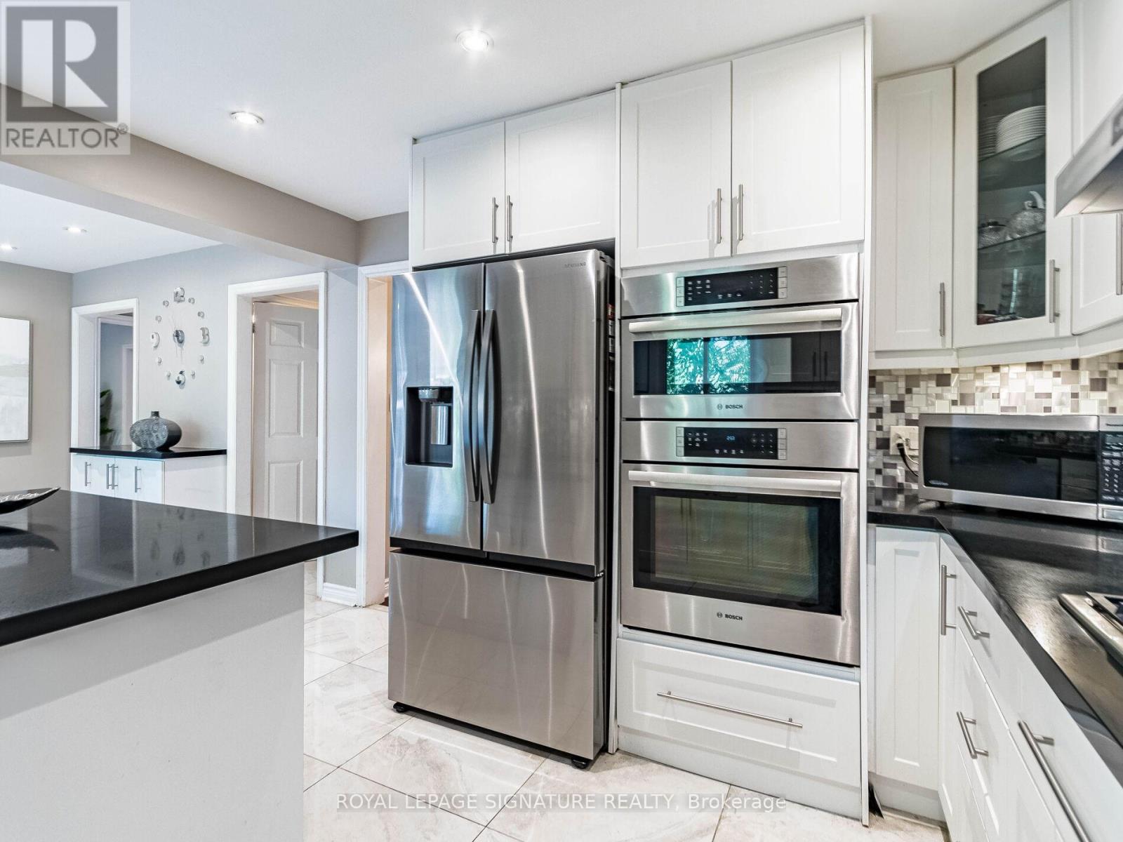 1206 Glenashton Drive, Oakville, Ontario  L6H 5L9 - Photo 12 - W12559482