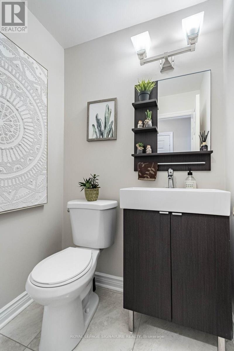 1206 Glenashton Drive, Oakville, Ontario  L6H 5L9 - Photo 16 - W12559482