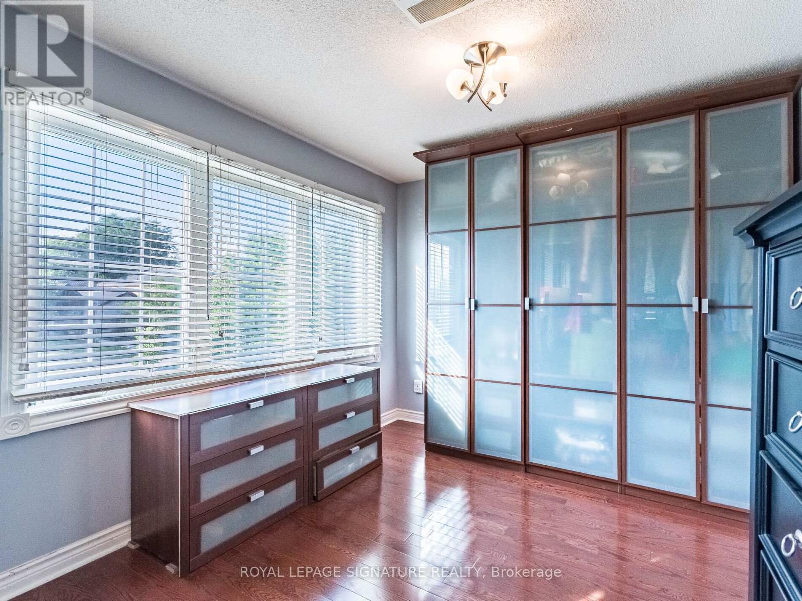 1206 Glenashton Drive, Oakville, Ontario  L6H 5L9 - Photo 22 - W12559482