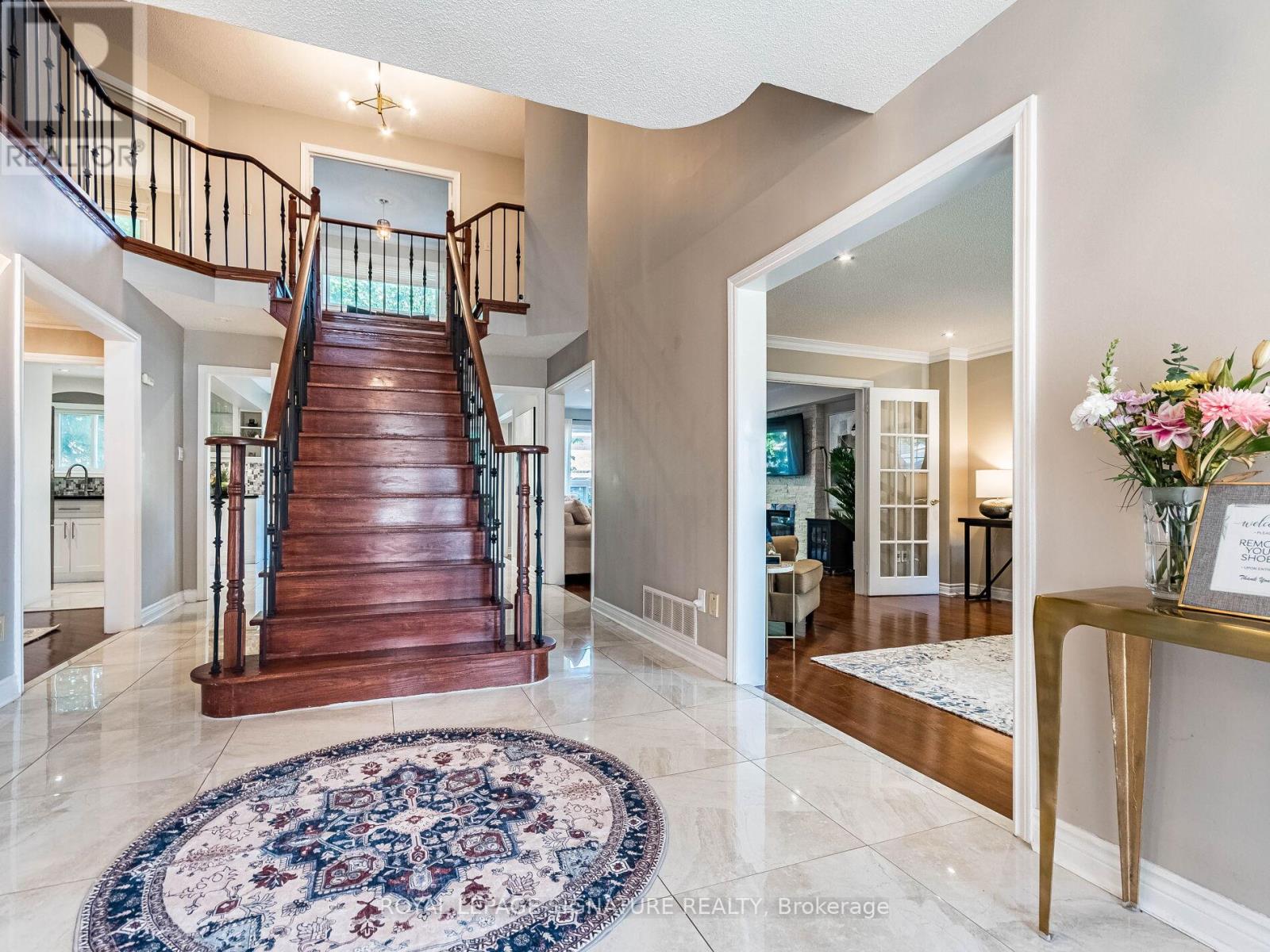 1206 Glenashton Drive, Oakville, Ontario  L6H 5L9 - Photo 3 - W12559482