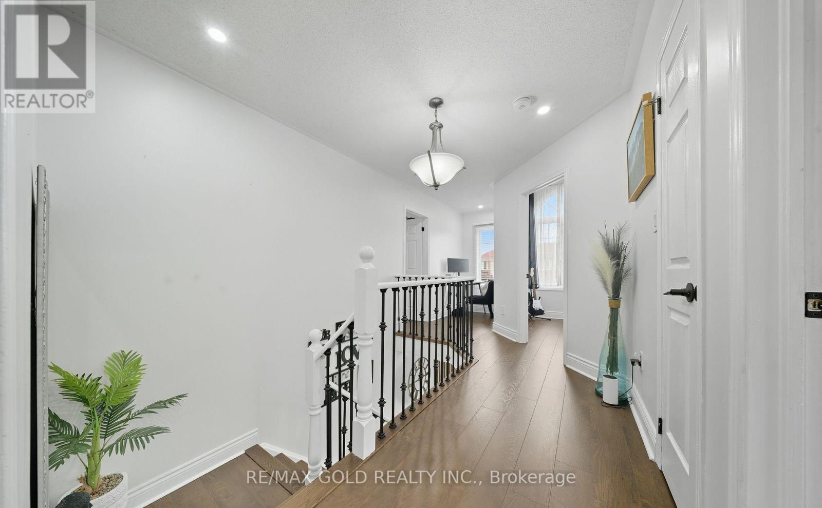 11 Flatlands Way, Brampton, Ontario  L6R 2B5 - Photo 11 - W12559498