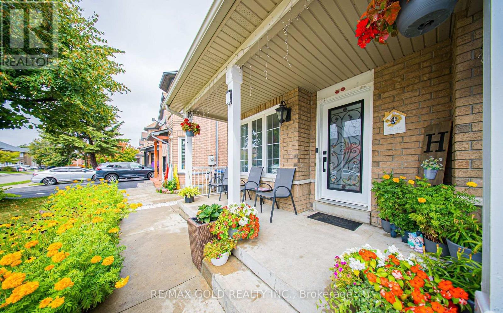 11 Flatlands Way, Brampton, Ontario  L6R 2B5 - Photo 3 - W12559498