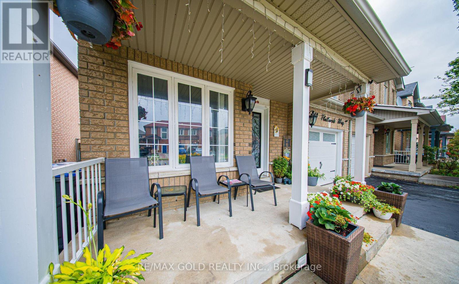 11 Flatlands Way, Brampton, Ontario  L6R 2B5 - Photo 4 - W12559498