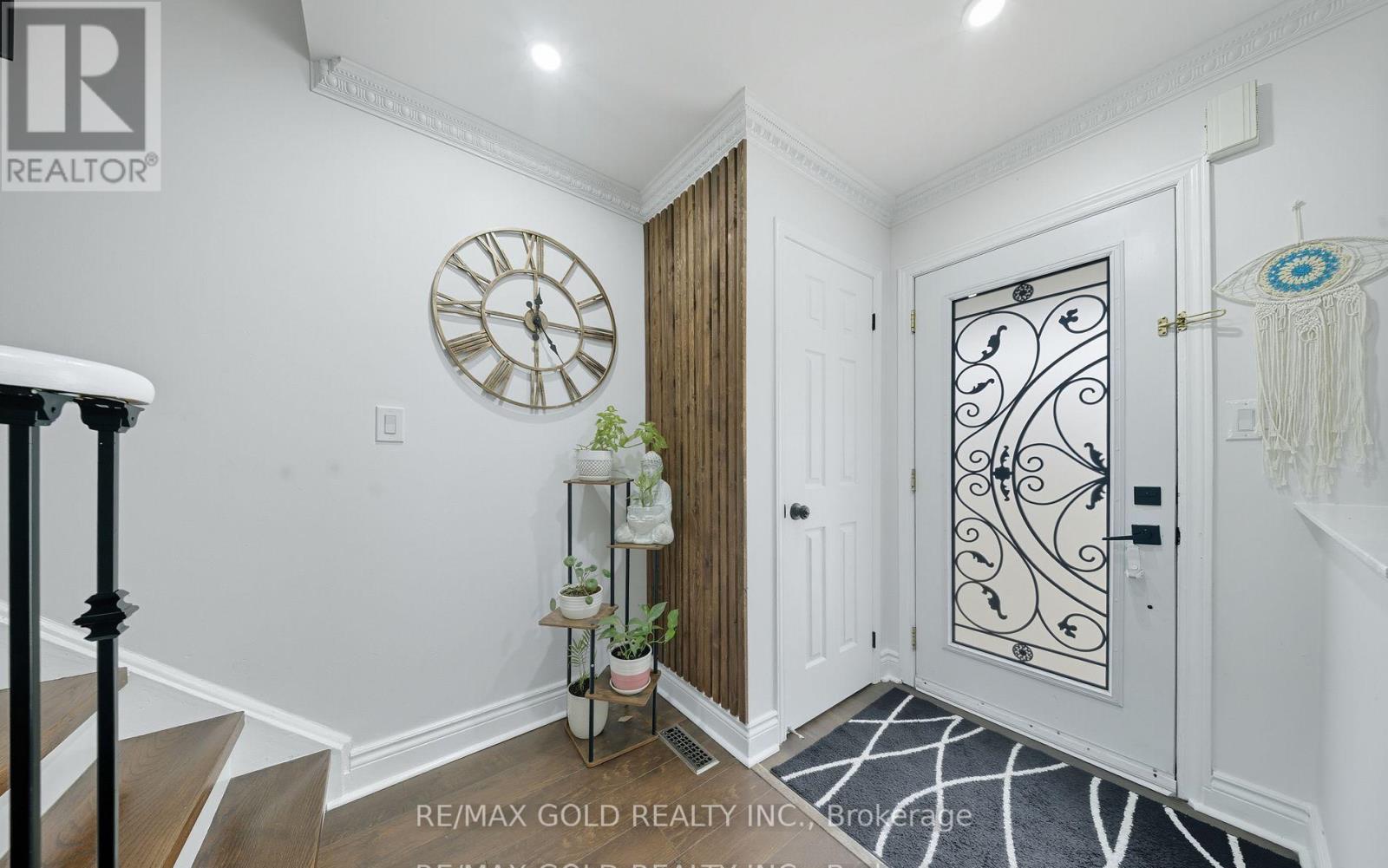 11 Flatlands Way, Brampton, Ontario  L6R 2B5 - Photo 5 - W12559498