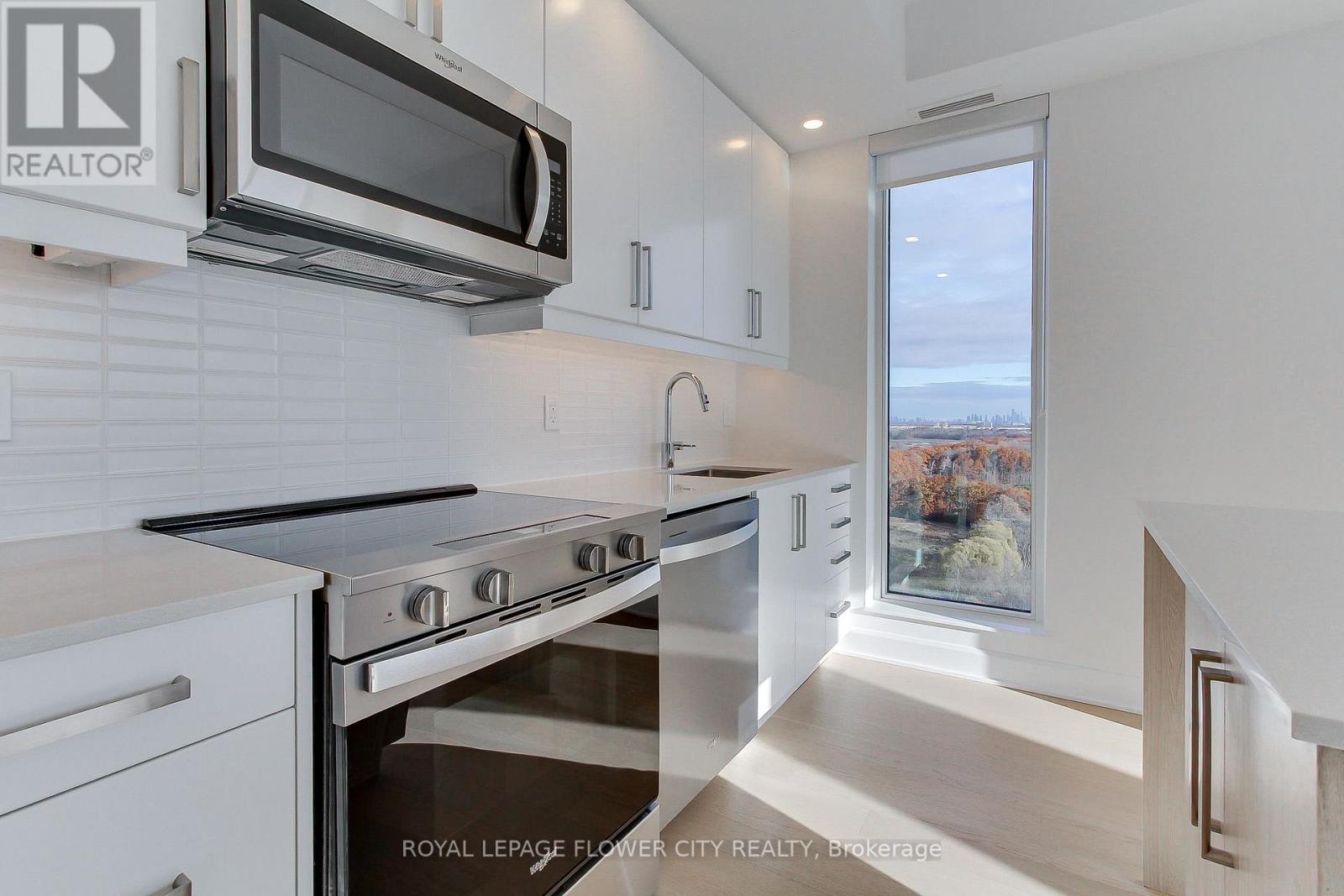 1808 - 3240 William Coltson Avenue E, Oakville, Ontario  L6H 8C8 - Photo 12 - W12559502