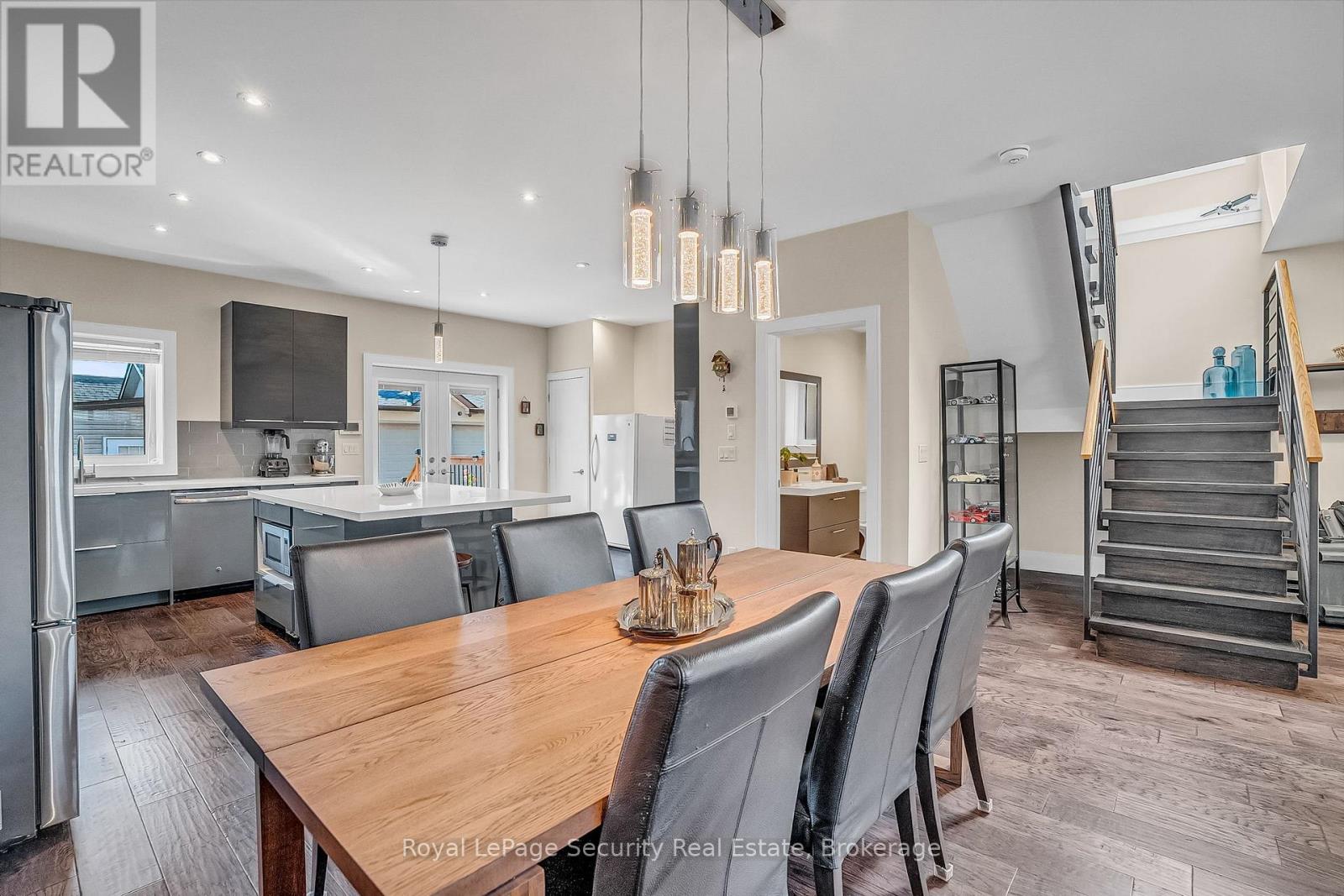 7 Avalon Avenue, Toronto, Ontario  M6N 4V4 - Photo 10 - W12559506