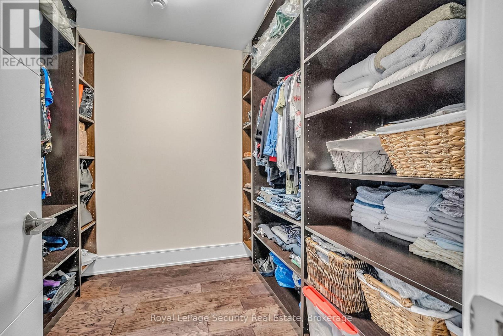 7 Avalon Avenue, Toronto, Ontario  M6N 4V4 - Photo 23 - W12559506