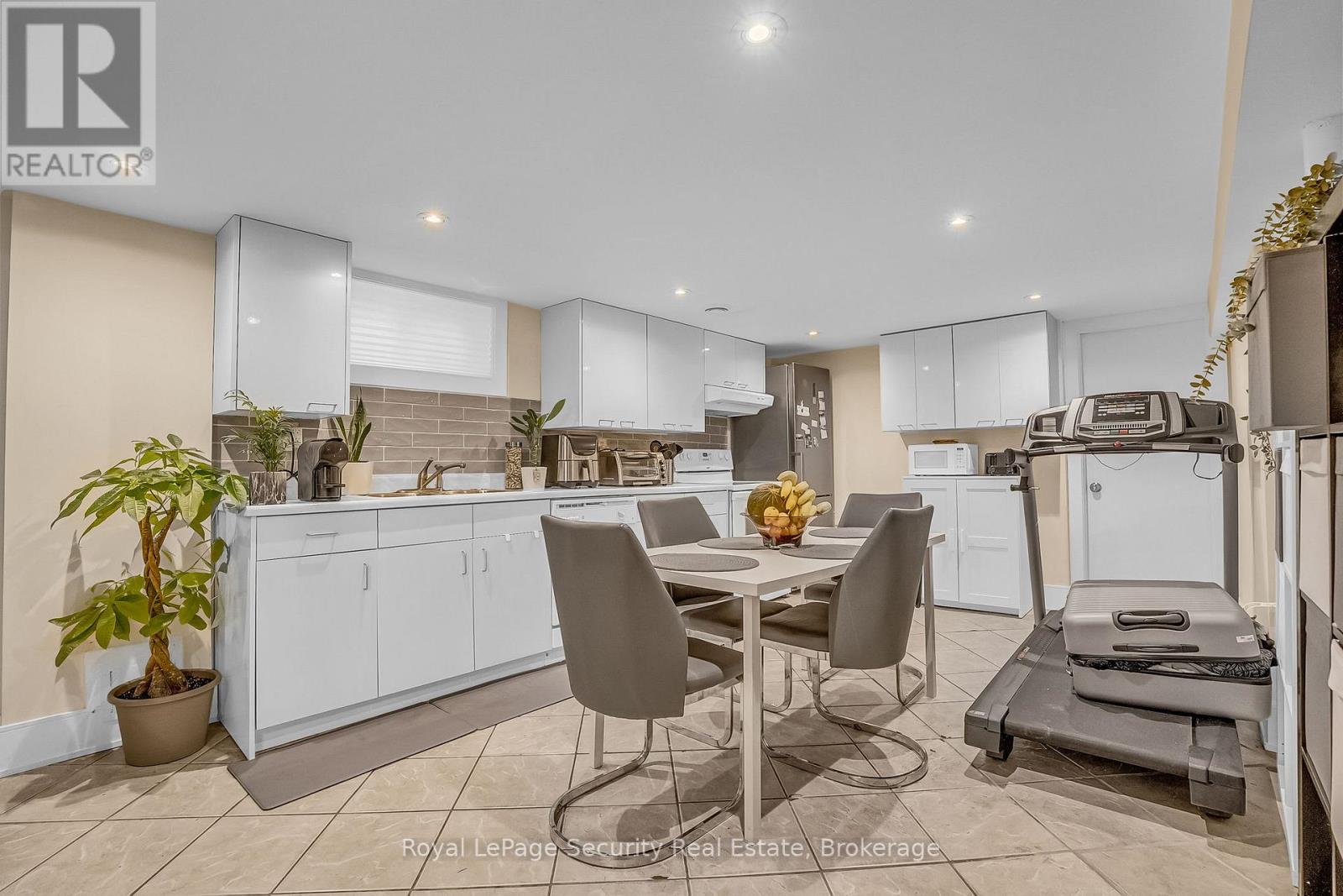 7 Avalon Avenue, Toronto, Ontario  M6N 4V4 - Photo 33 - W12559506