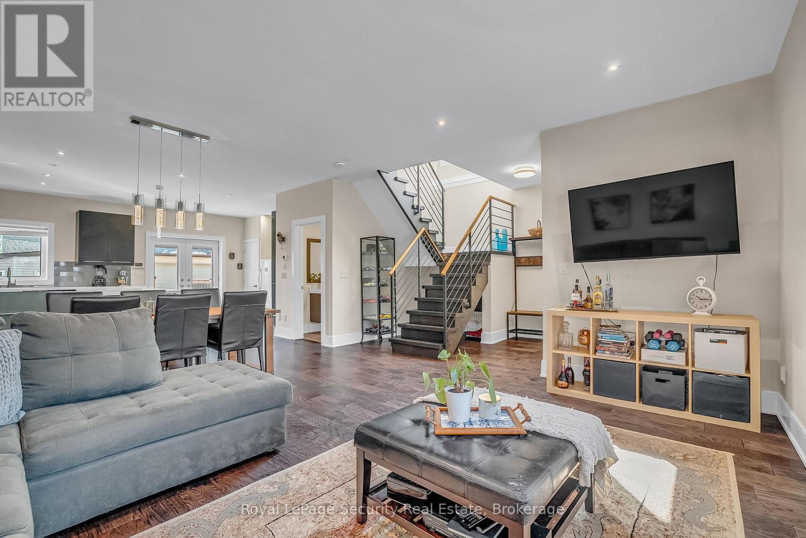 7 Avalon Avenue, Toronto, Ontario  M6N 4V4 - Photo 6 - W12559506