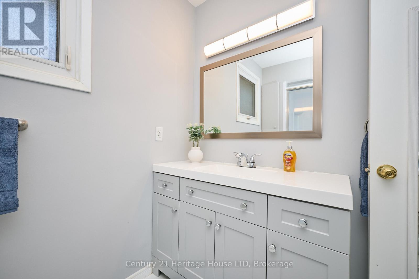 3810 Orlando Drive, Niagara Falls, Ontario  L2J 4B7 - Photo 13 - X12559546