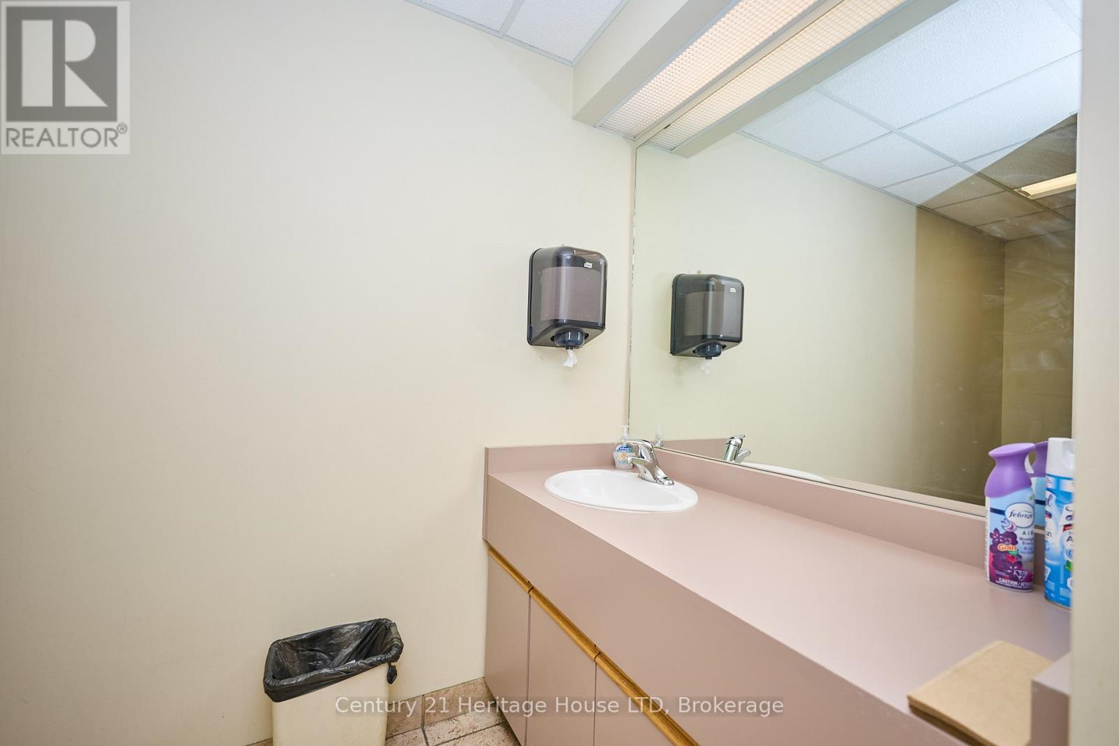 1767 Pettit Road N, Fort Erie, Ontario  L2A 5M4 - Photo 21 - X12559578