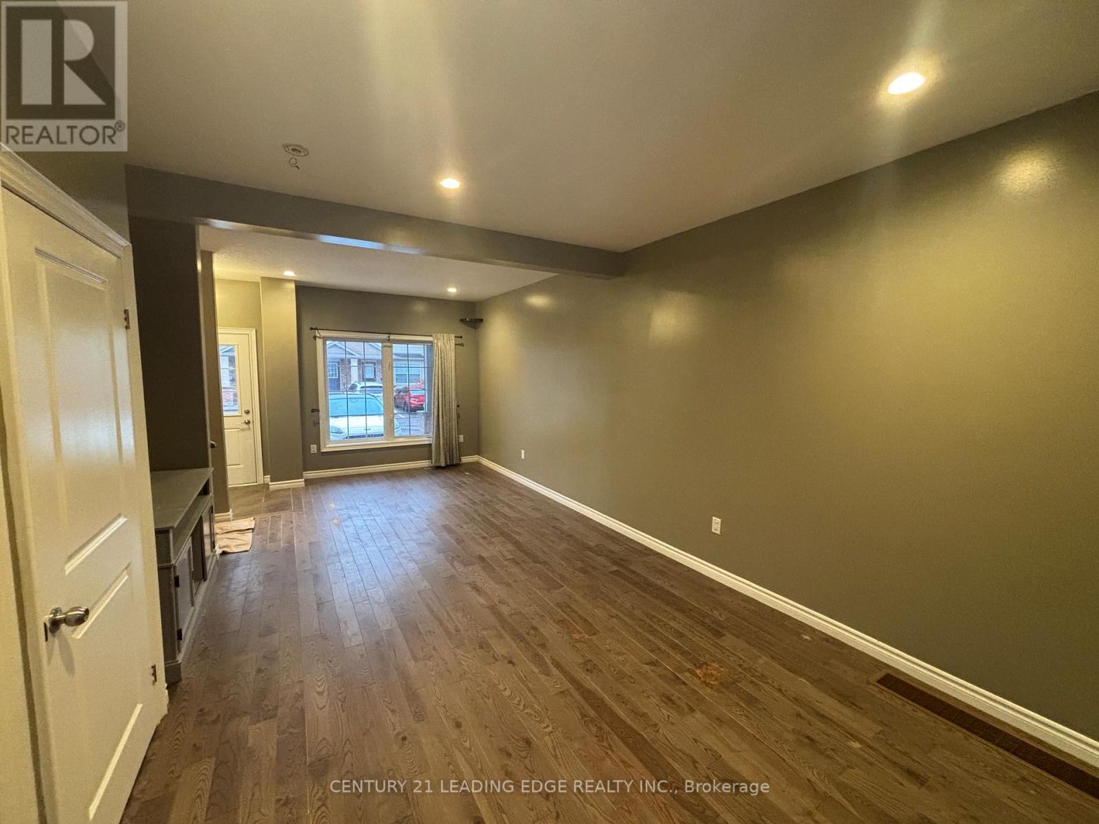 70 - 3320 Meadowgate Boulevard, London South, Ontario  N6M 0A7 - Photo 3 - X12559270