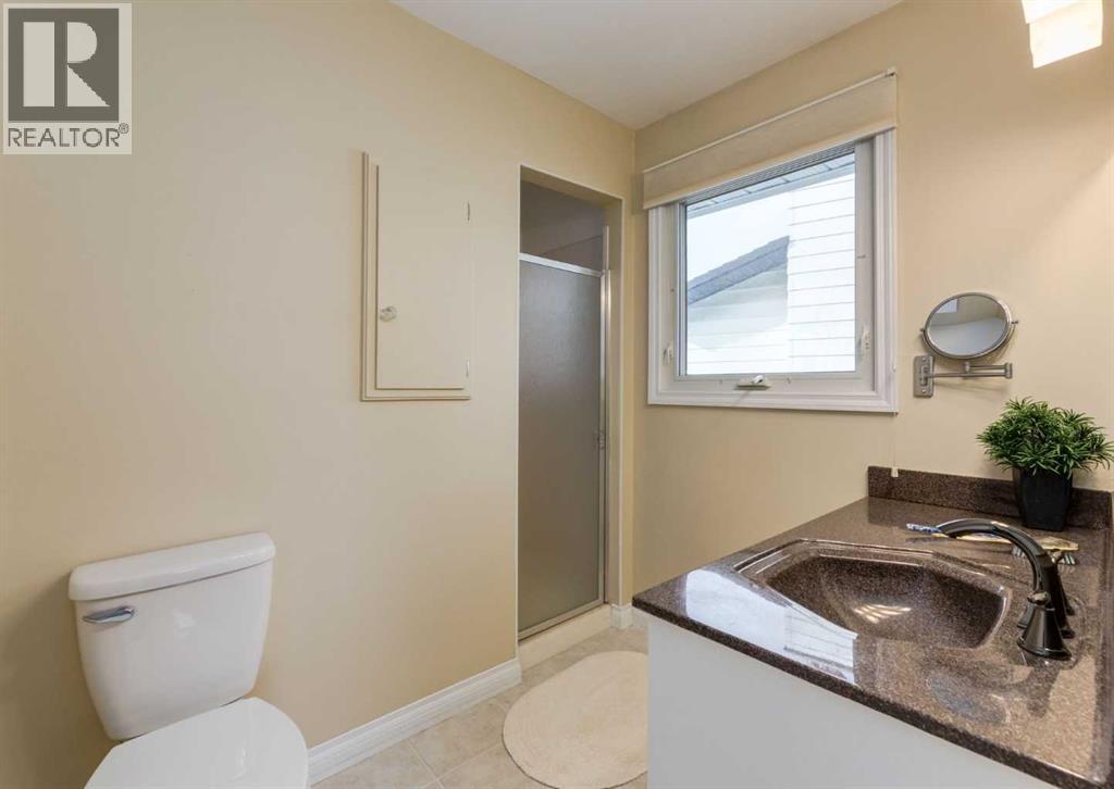 11107 Southdale Road Sw, Calgary, Alberta  T2W 0X5 - Photo 15 - A2270987