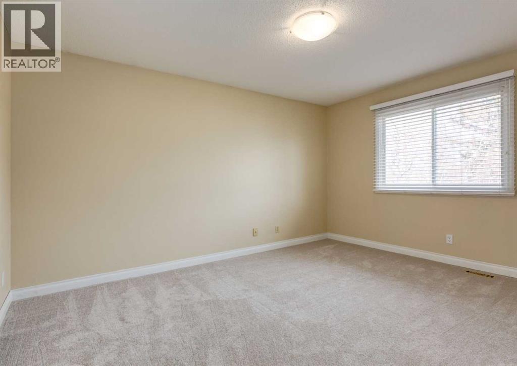 11107 Southdale Road Sw, Calgary, Alberta  T2W 0X5 - Photo 13 - A2270987