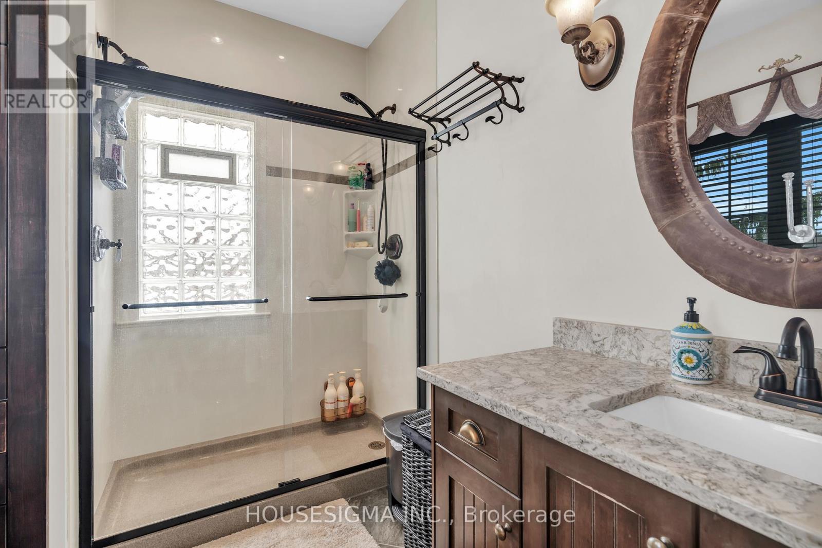 12 Starlight Lane, Thames Centre, Ontario  N0L 1G5 - Photo 11 - X12559440