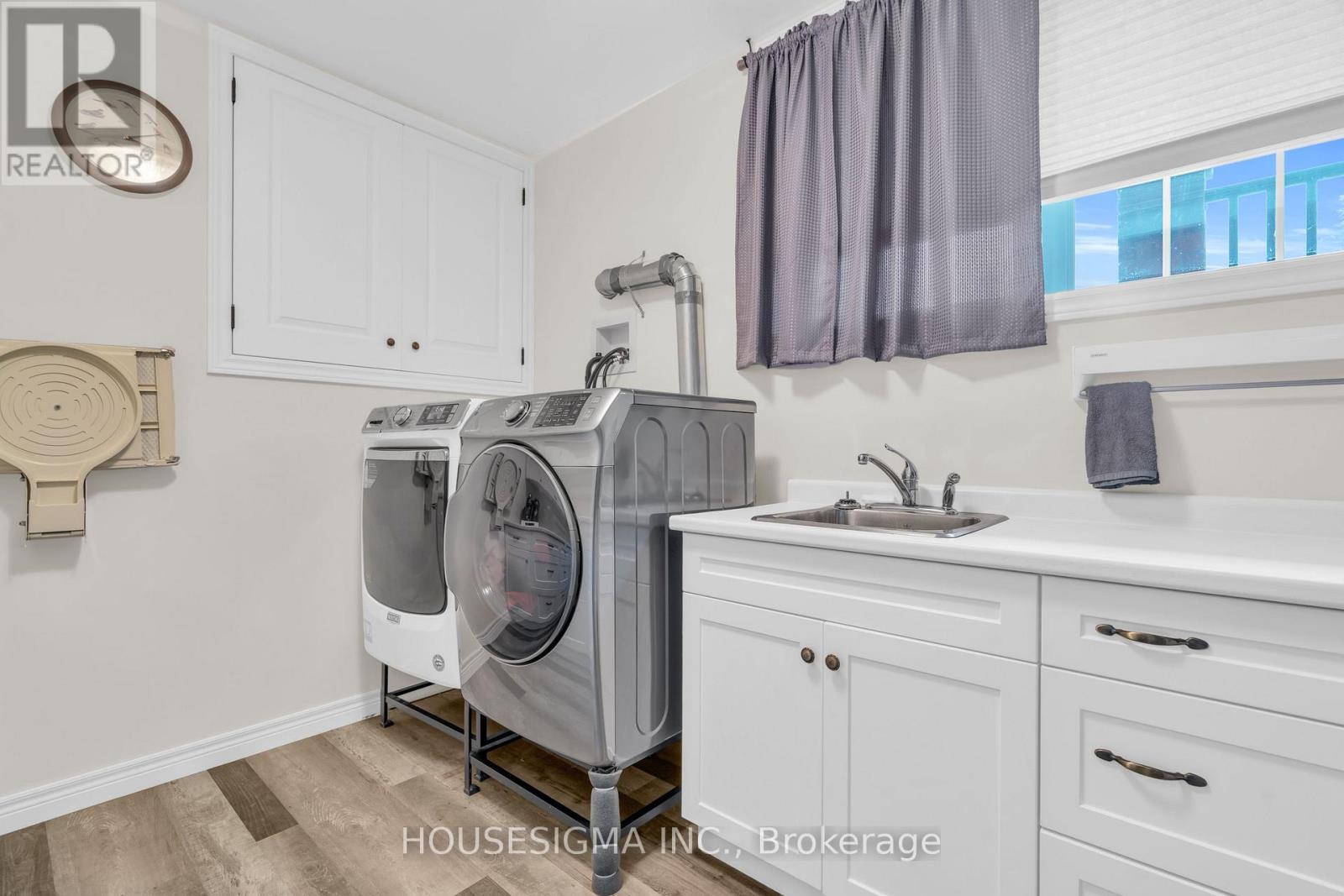 12 Starlight Lane, Thames Centre, Ontario  N0L 1G5 - Photo 16 - X12559440