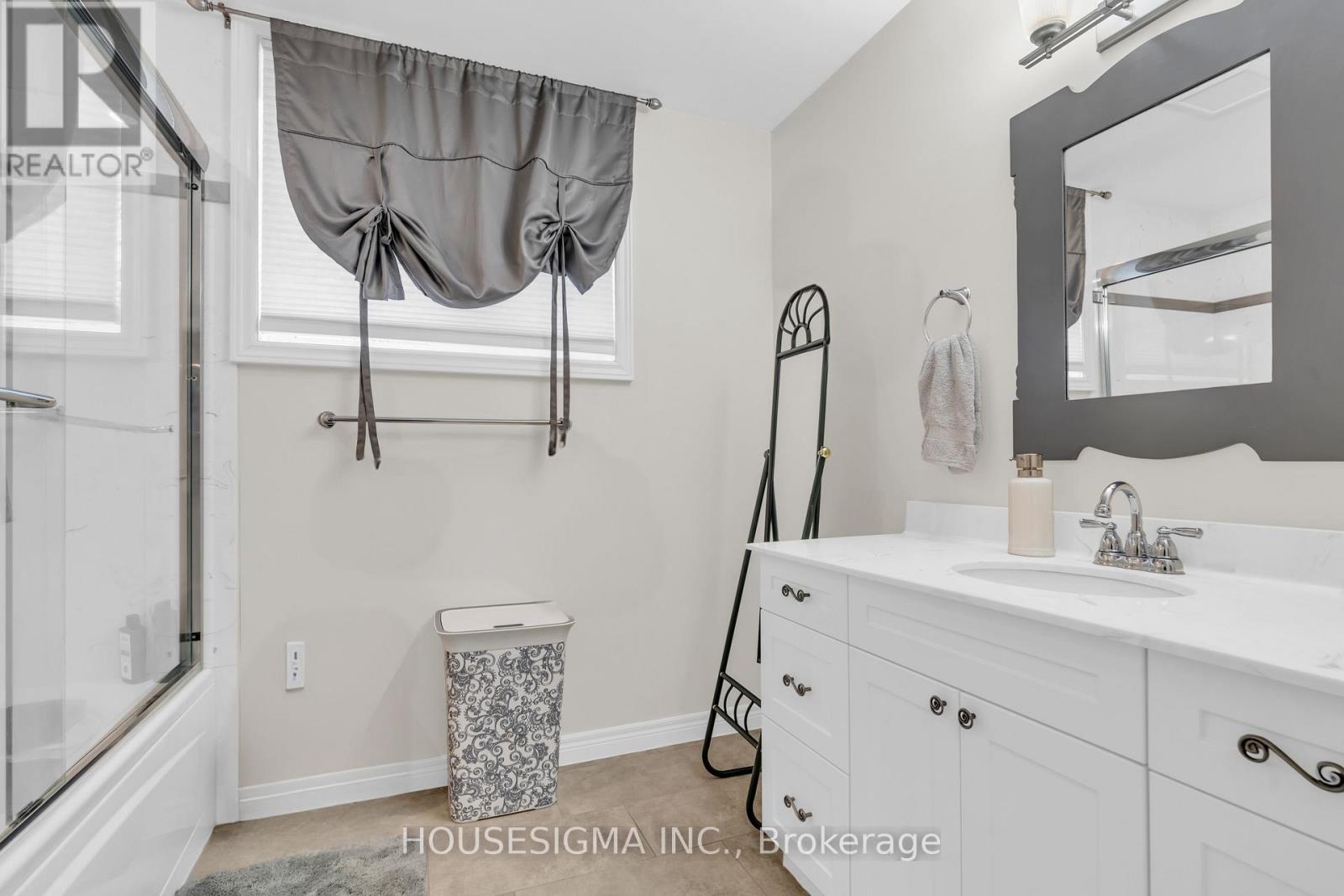 12 Starlight Lane, Thames Centre, Ontario  N0L 1G5 - Photo 17 - X12559440