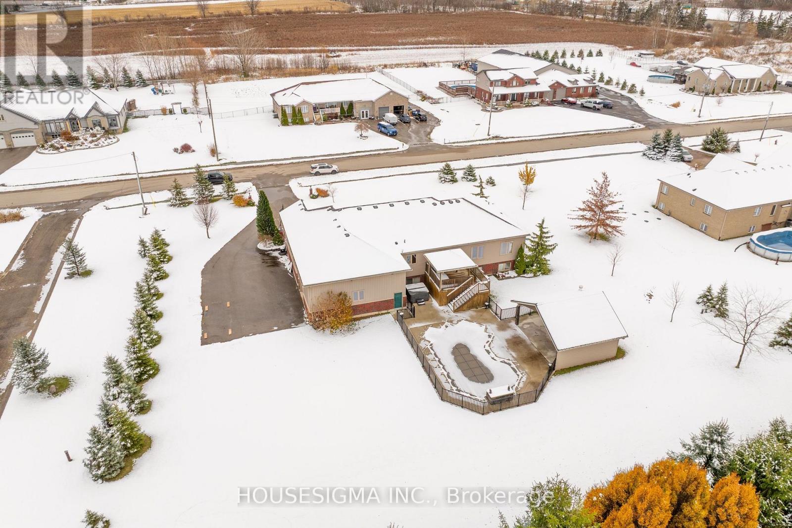 12 Starlight Lane, Thames Centre, Ontario  N0L 1G5 - Photo 26 - X12559440