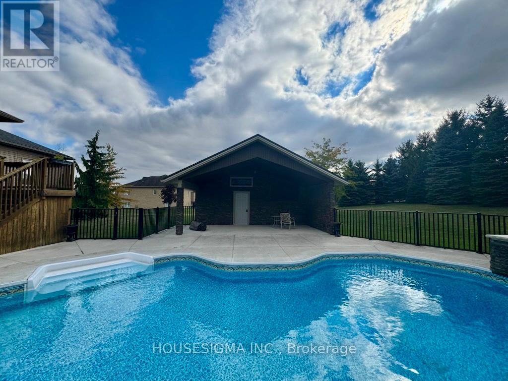 12 Starlight Lane, Thames Centre, Ontario  N0L 1G5 - Photo 27 - X12559440