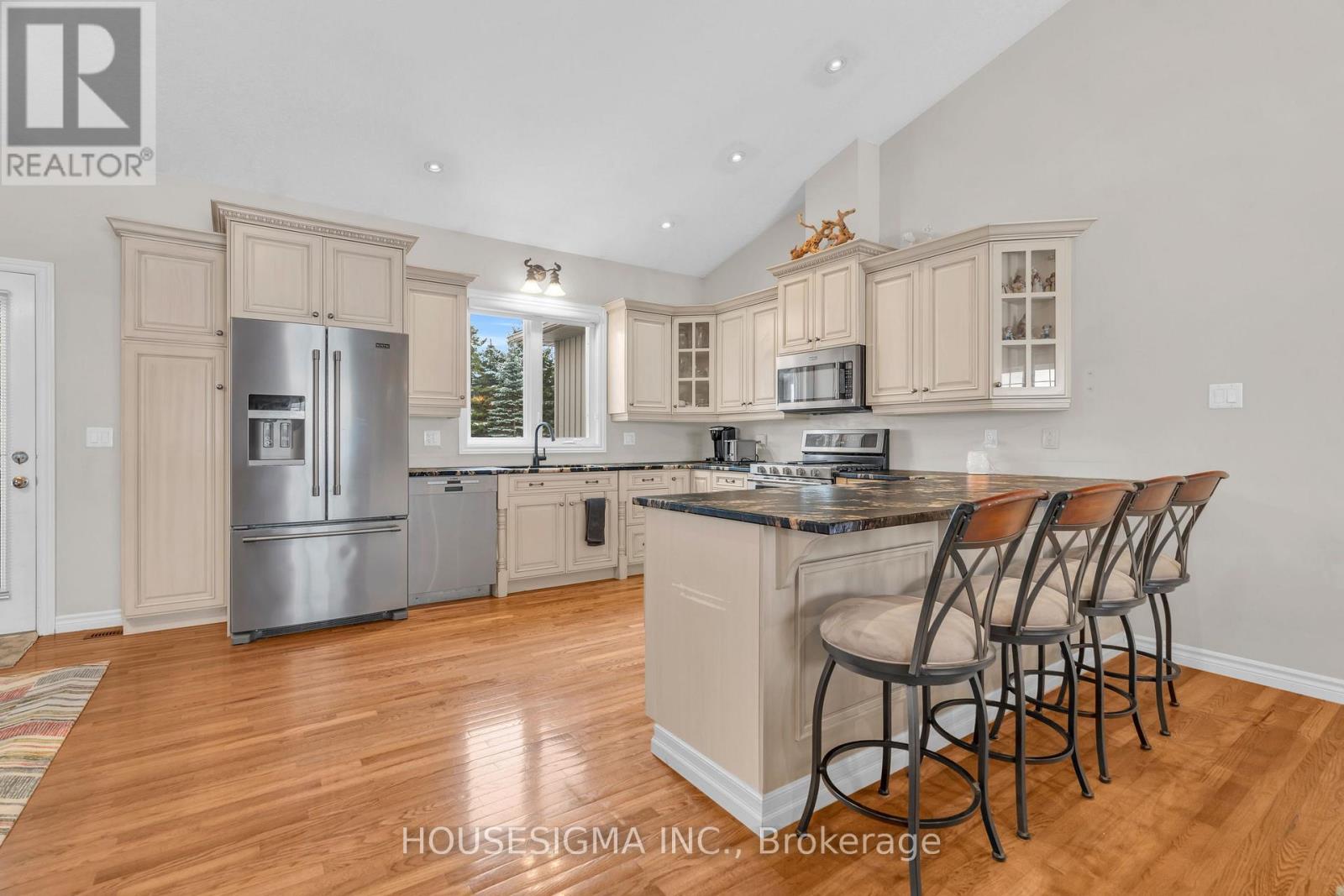 12 Starlight Lane, Thames Centre, Ontario  N0L 1G5 - Photo 6 - X12559440