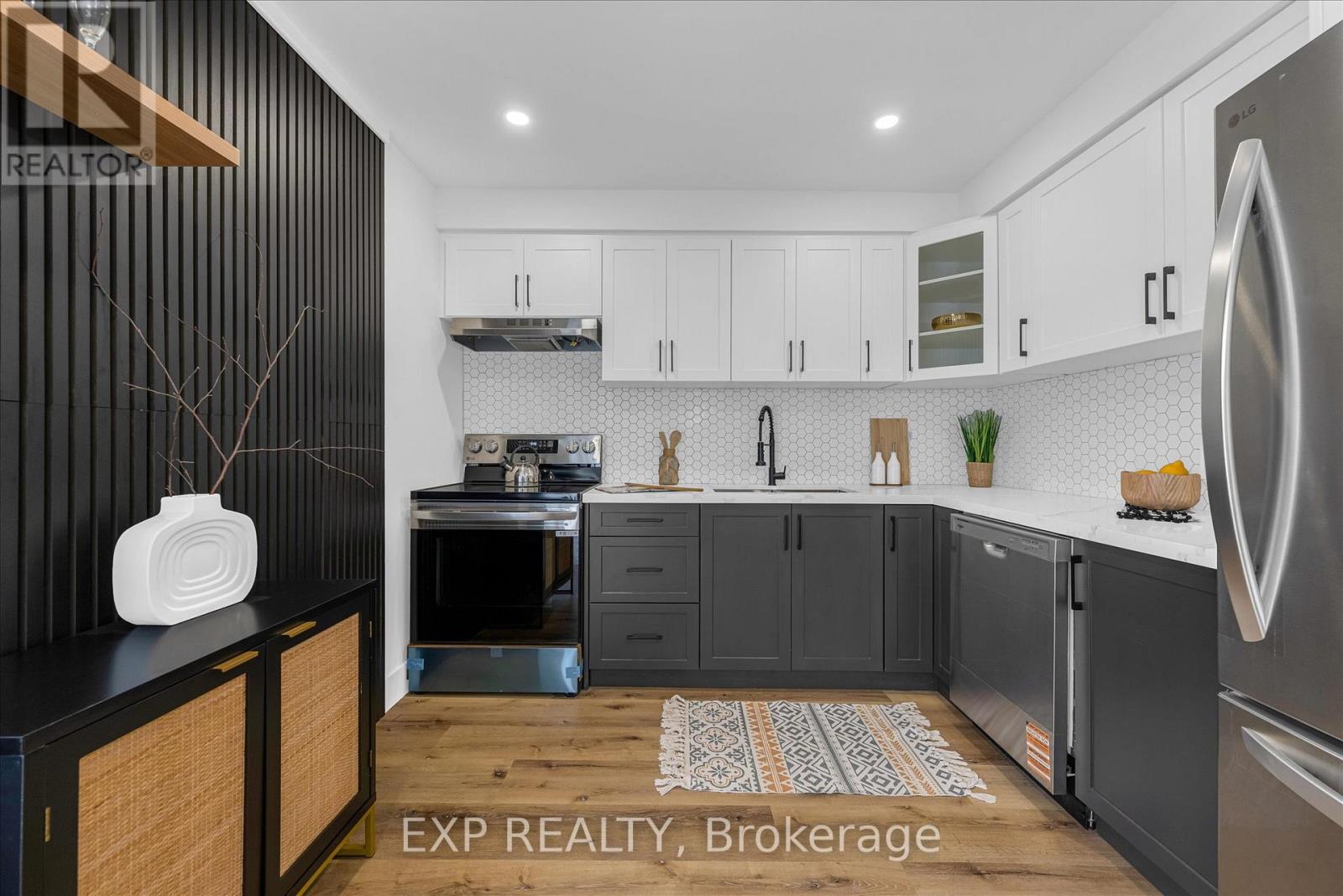 10 - 1255 Upper Gage Avenue, Hamilton, Ontario  L8W 3C7 - Photo 2 - X12559450