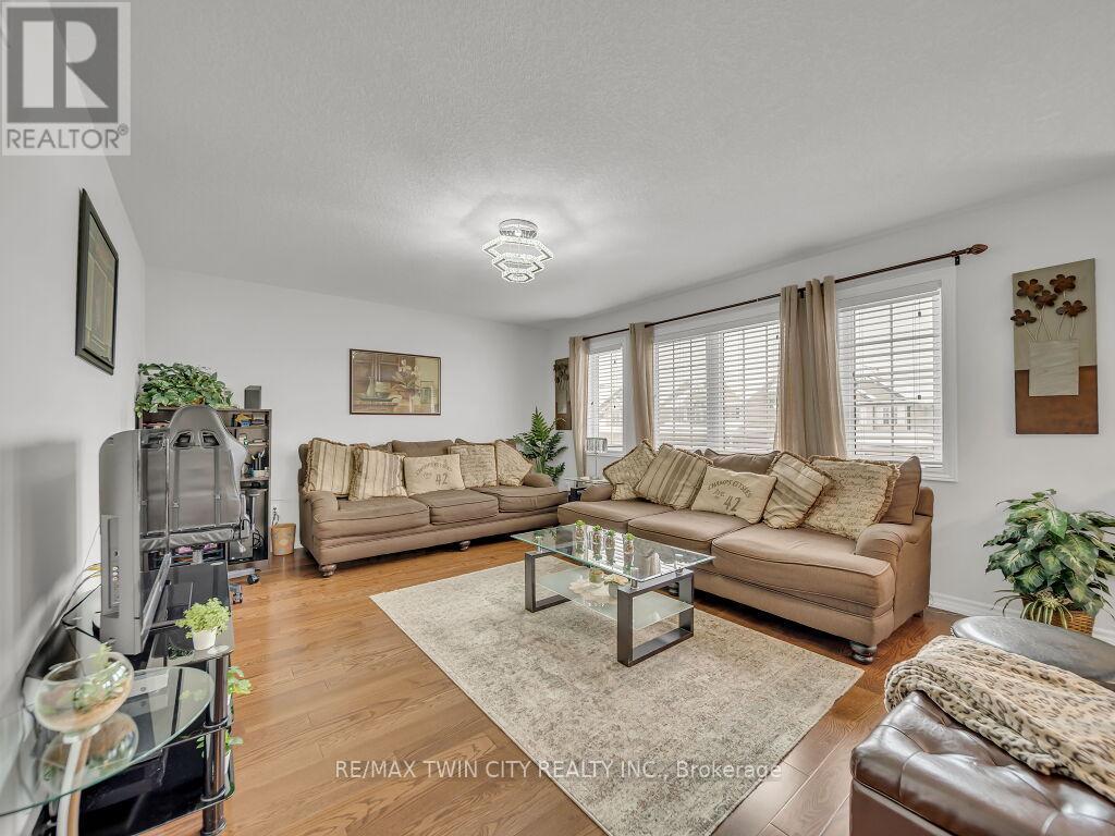 46 Woodbine Avenue, Kitchener, Ontario  N2R 1V1 - Photo 19 - X12559452