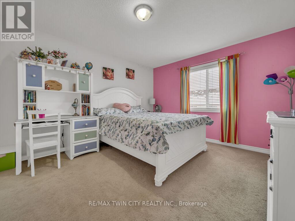 46 Woodbine Avenue, Kitchener, Ontario  N2R 1V1 - Photo 27 - X12559452